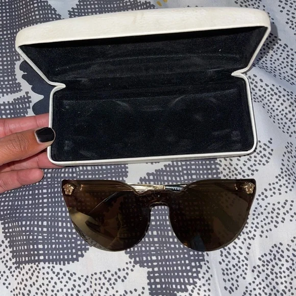 Versace Medusa Copper Sunglasses Gianni Versace 1996 Vintage Copper Medusa Brown Metal  main image 4